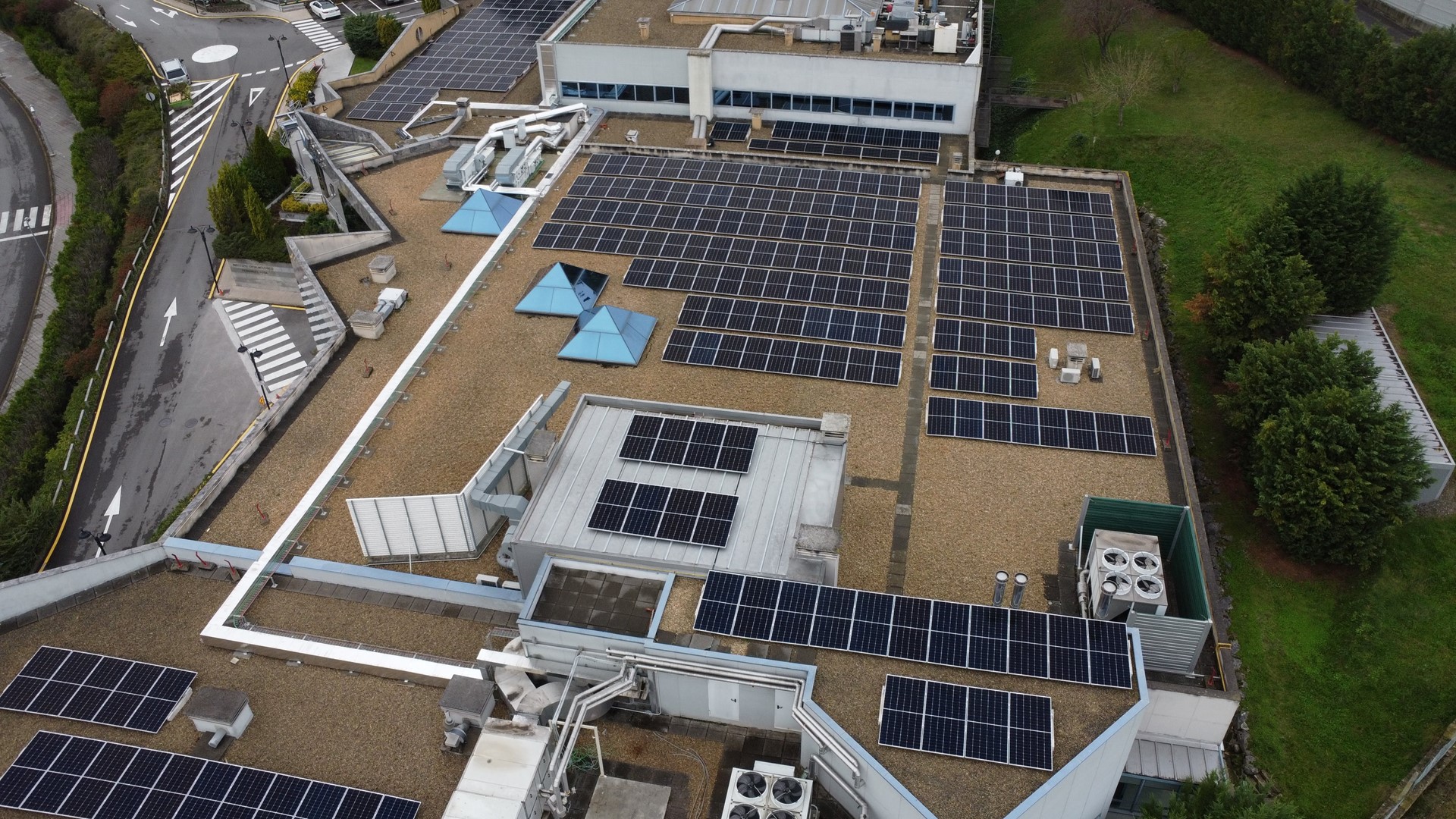 Instalación fotovoltaica en el Instituto Oftalmológico Fernández-Vega
